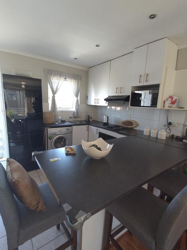 2 Bedroom Property for Sale in Vredekloof East Western Cape